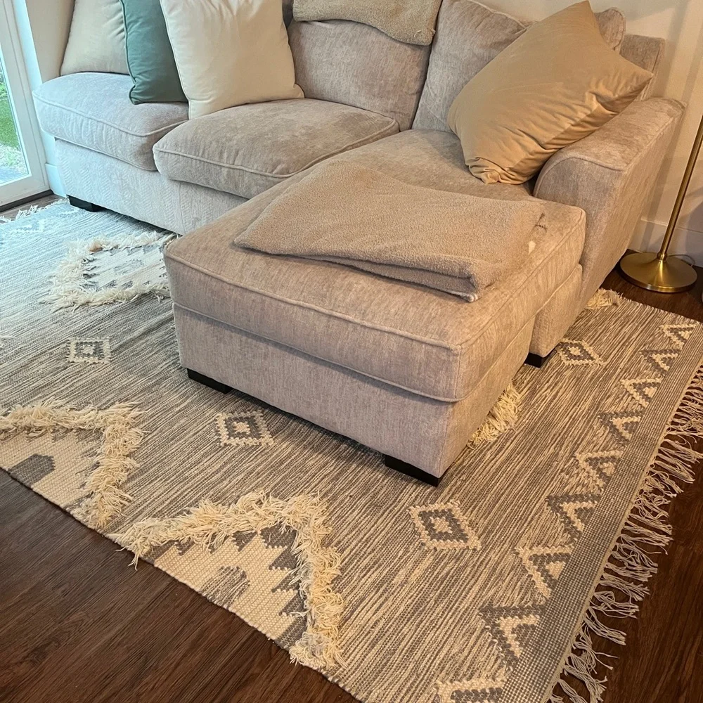 Cream and White Textured Area Rug - Picture 7 of 9